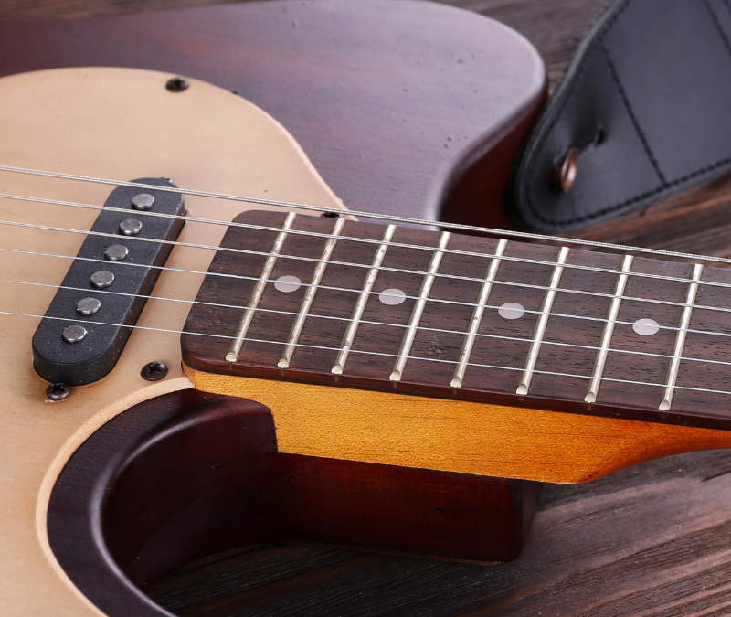 Guitar Teacher Online: Why One-on-One Lessons Work Best